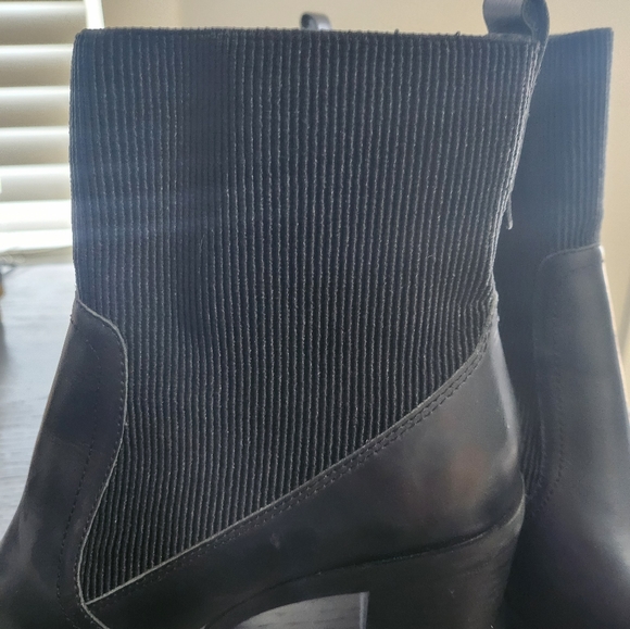 Black mid calf boots - Picture 4 of 5